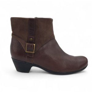 CLARKS Sz 9 Wide Ingalls Dover Brown Leather Side Zip Heeled Ankle Comfort Boots